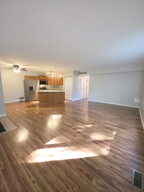 426 S 4th ST #1, St. Charles, IL 60174