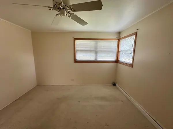 2402 Rohlwing RD, Rolling Meadows, IL 60008