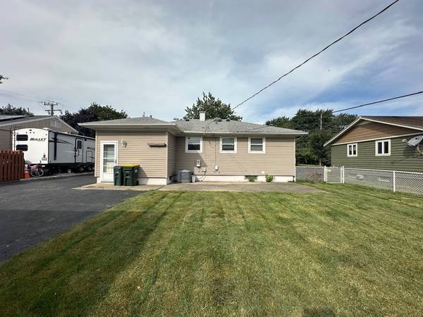2402 Rohlwing RD, Rolling Meadows, IL 60008