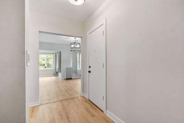 918 W Sunnyside AVE #1B, Chicago, IL 60640