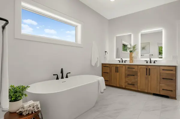 27231 Petes Hill TRL, Elko New Market, MN 55020