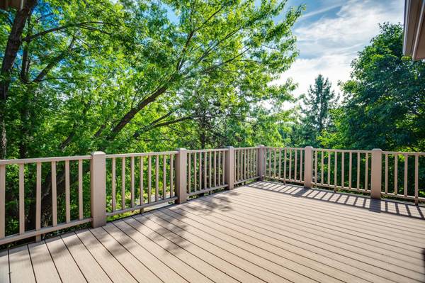 7089 Crowne Oak RD, Eden Prairie, MN 55344