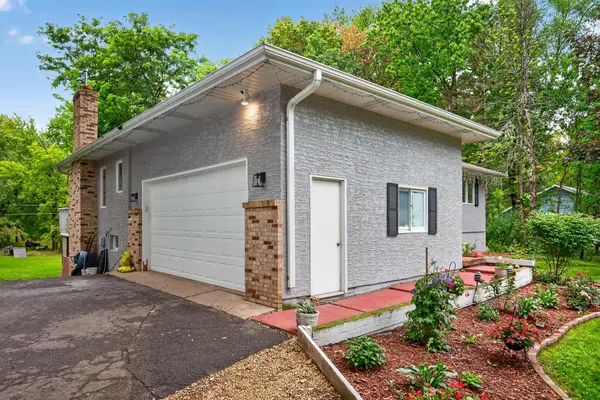 2848 Hallmark AVE N, Oakdale, MN 55128