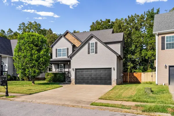 648 Fox Hound Dr, Clarksville, TN 37040