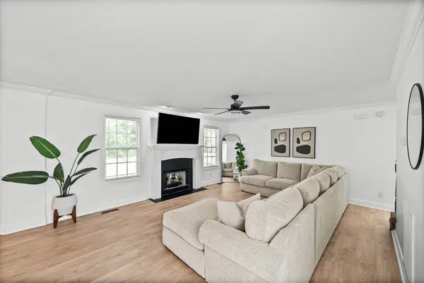 648 Fox Hound Dr, Clarksville, TN 37040