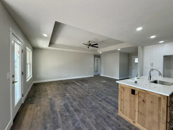 2612 W Pigeon DR, Ozark, MO 65721