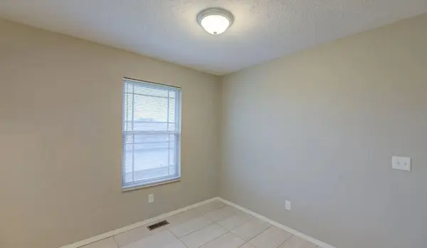 1702 N Hoover DR, Ozark, MO 65721