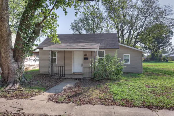 220 N Ohio AVE, Columbus, KS 66725
