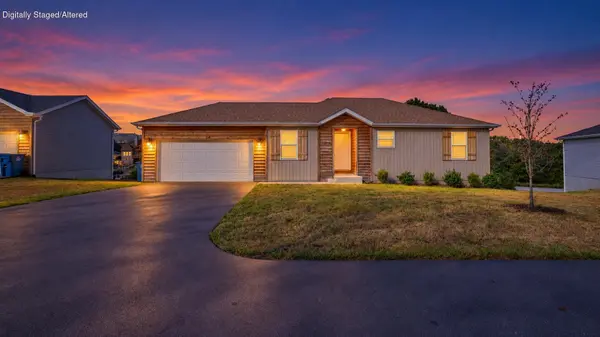 140 E Sunset Cove LN, Kirbyville, MO 65679