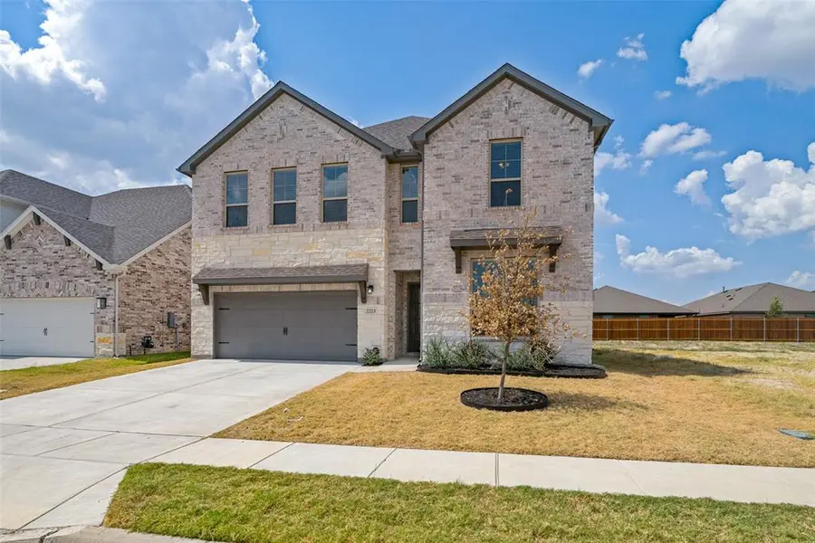 2223 Liberty Crossing Avenue, Royse City, TX 75189