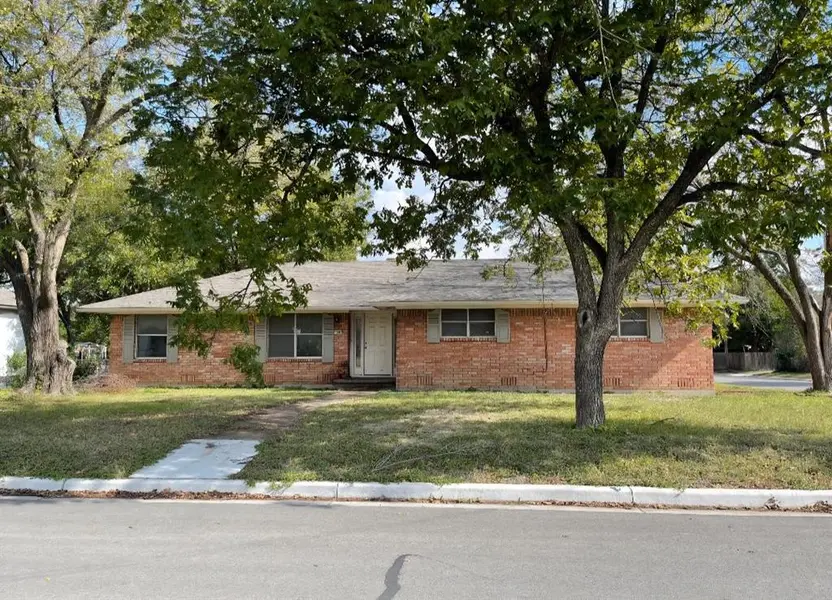 700 N Marable Street, West, TX 76691