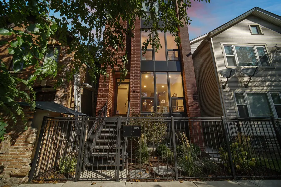1842 W Iowa ST #1, Chicago, IL 60622