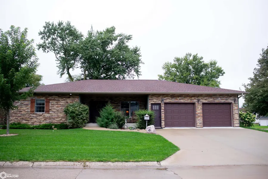 102 SW 3rd ST, Greenfield, IA 50849