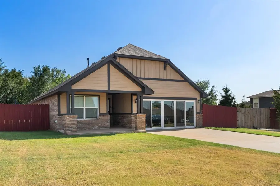 1430 Lakeview DR, Edmond, OK 73034