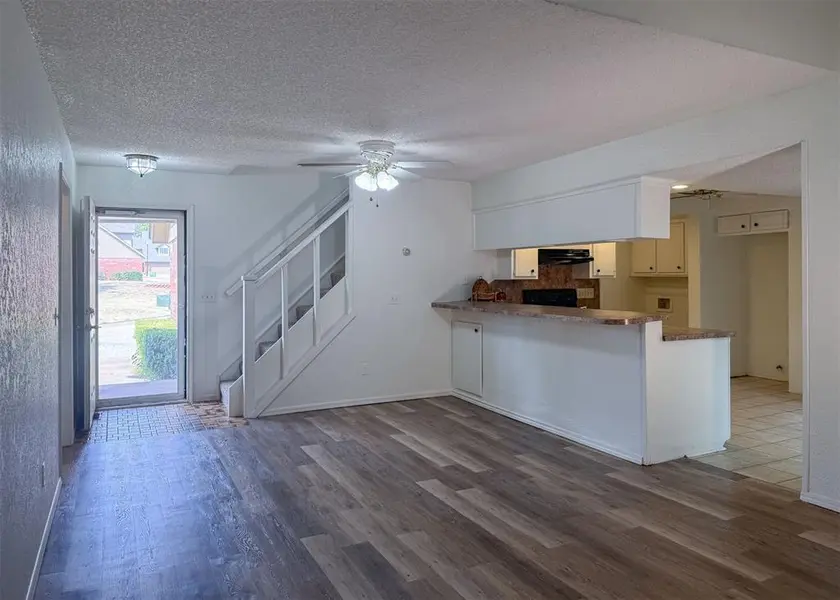 16 Coventry CT, Edmond, OK 73012
