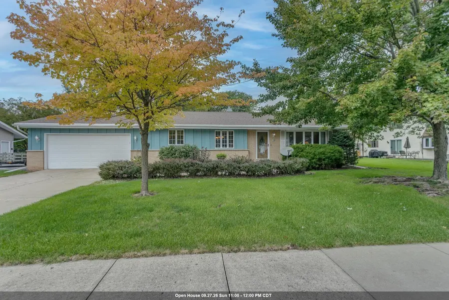 934 NICOLET AVE, Oshkosh, WI 54901