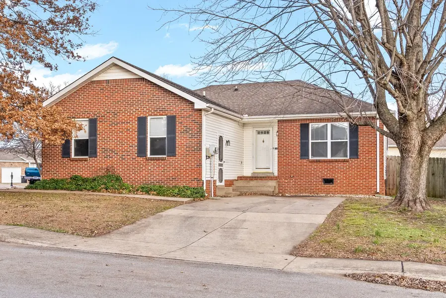 255 Grassmire Dr, Clarksville, TN 37042