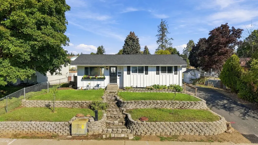 1234 Pineview St, Cheney, WA 99004