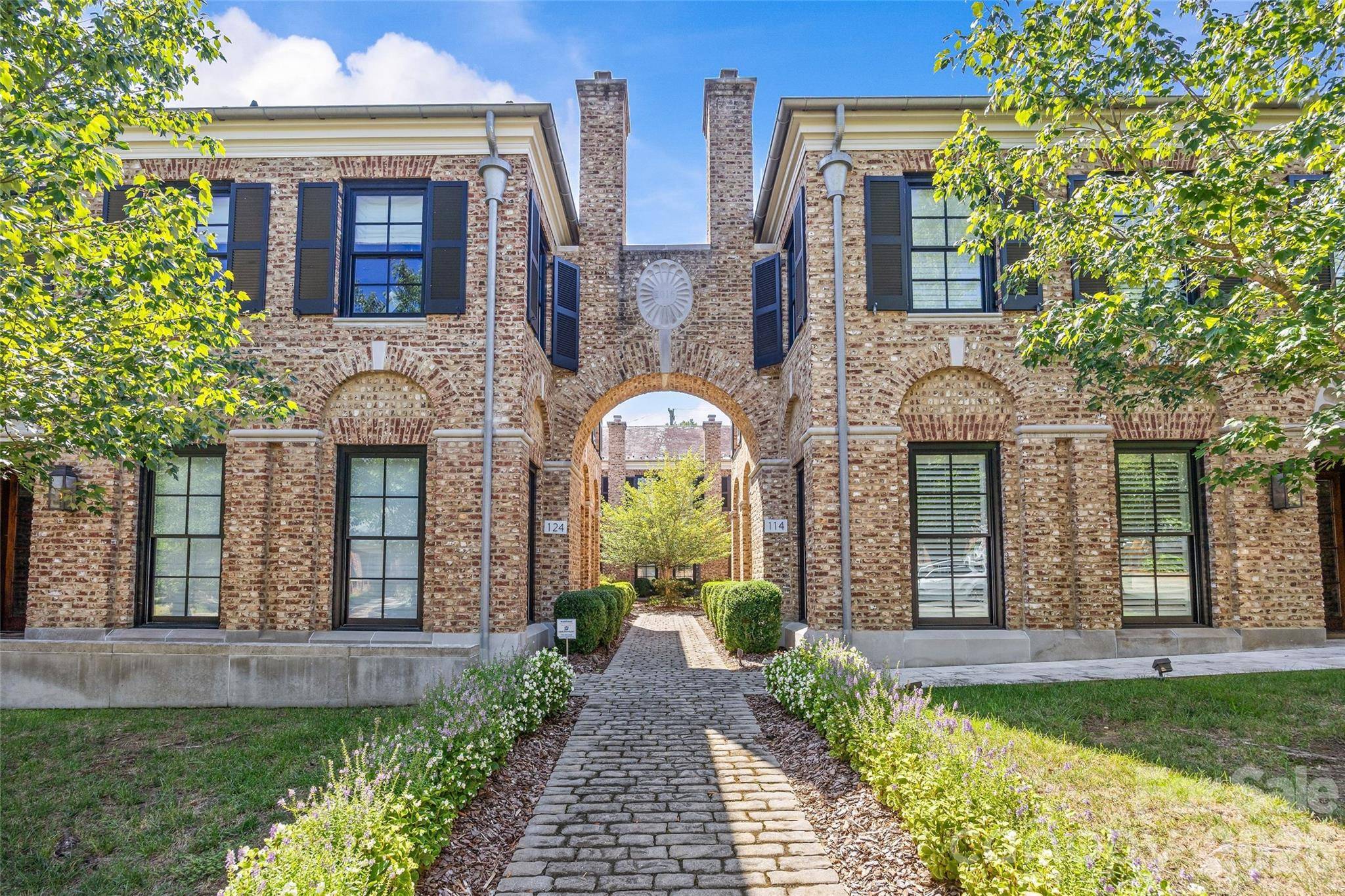 122 Cottage PL, Charlotte, NC 28207