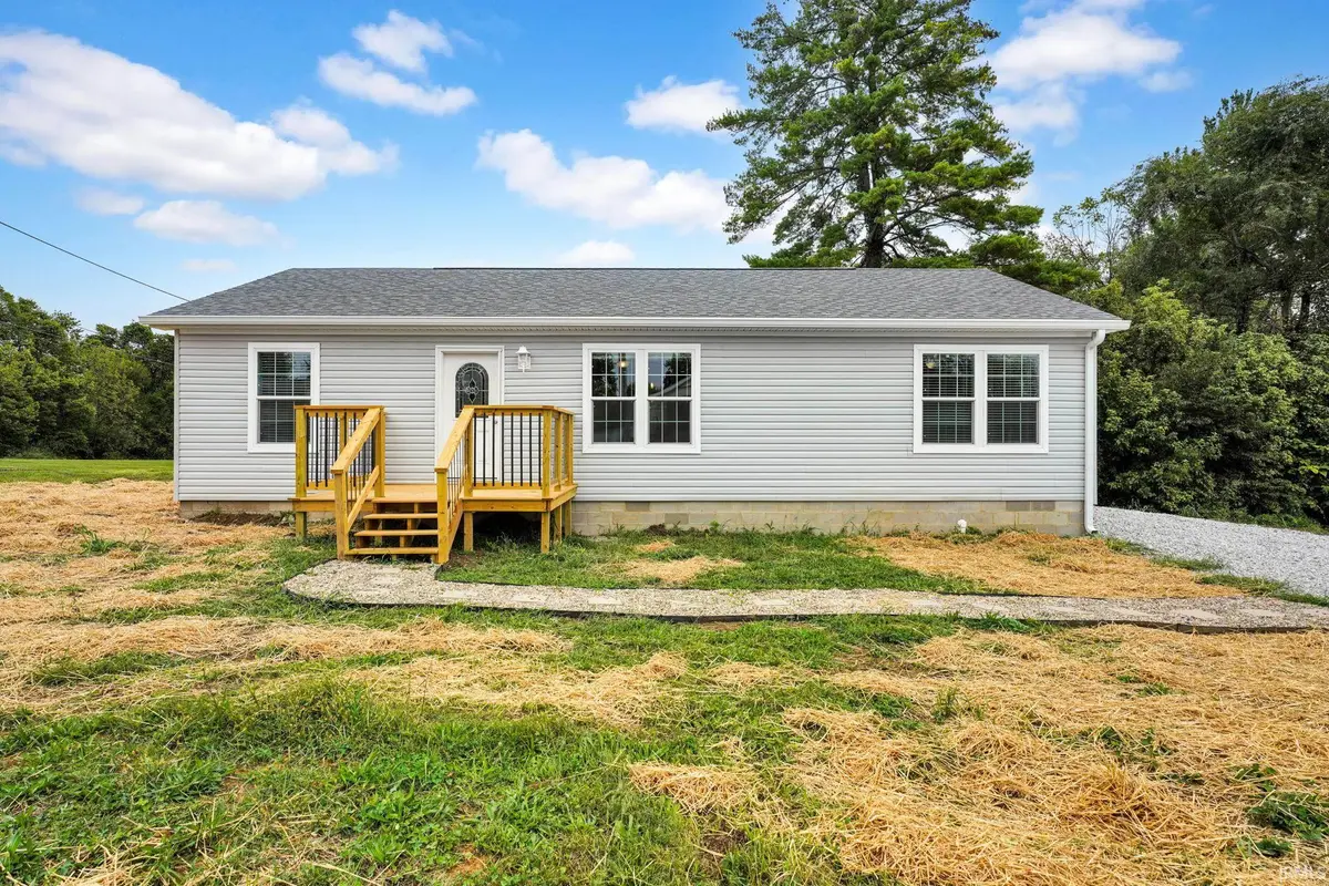 307 N 2nd ST, Mitchell, IN 47446