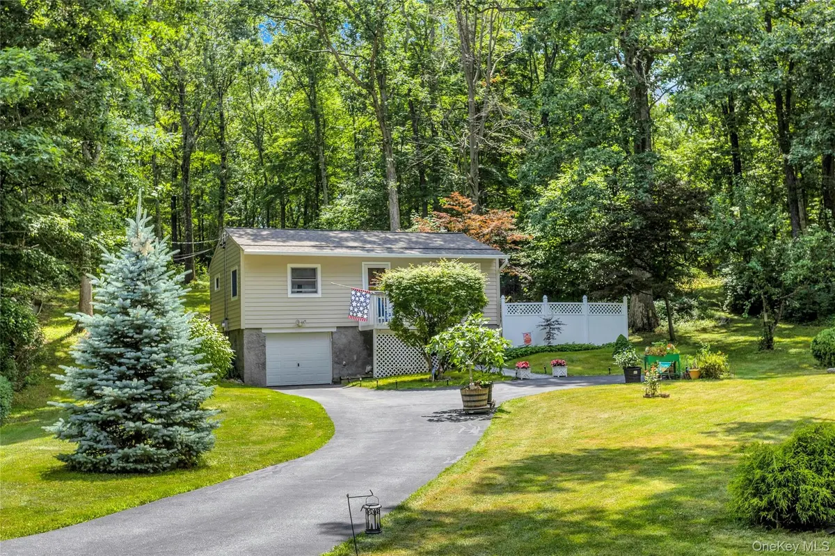 577 Wood RD, Mahopac, NY 10541