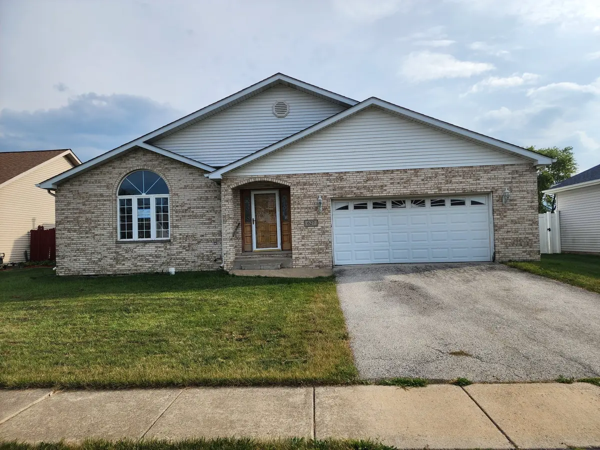 627 Clover LN, University Park, IL 60484