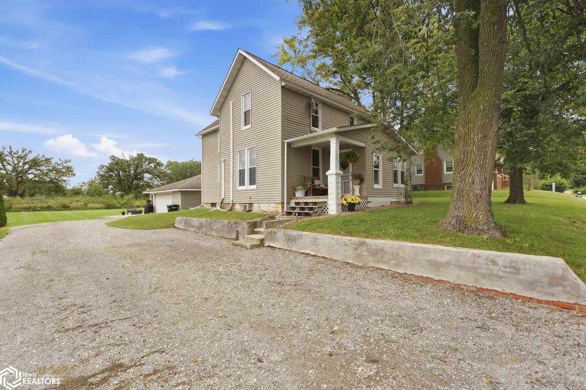 206 E Main ST, Wayland, IA 52654