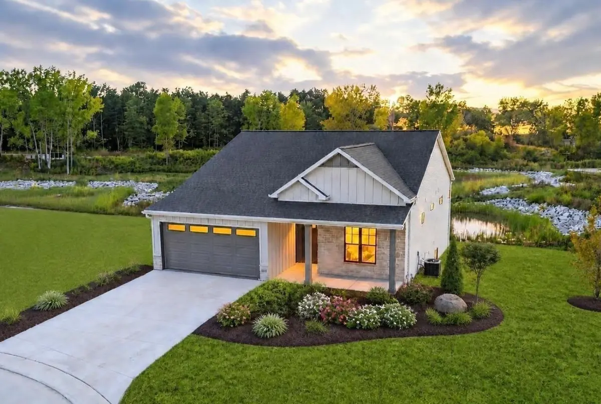 313 DEER SHED TRL, Green Bay, WI 54311