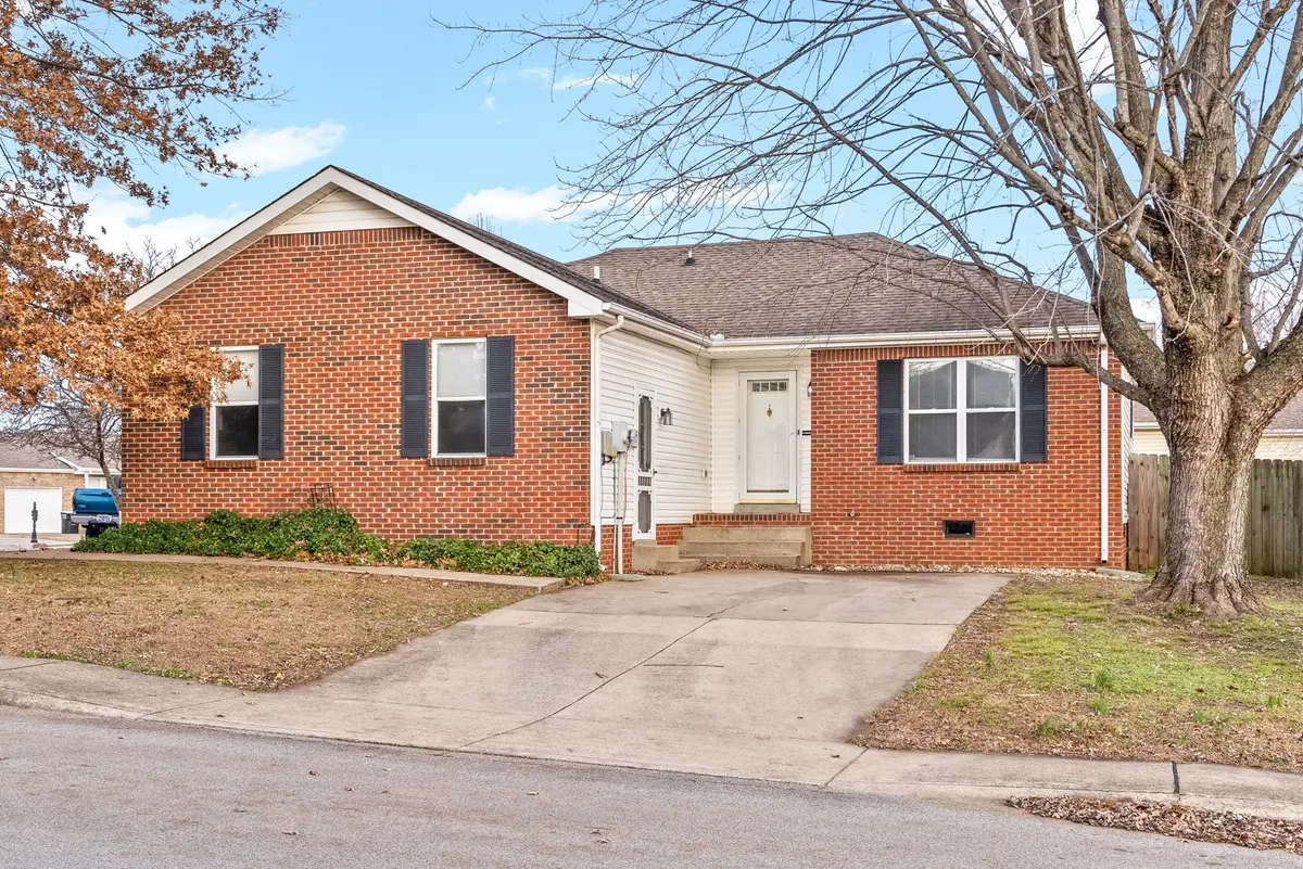 255 Grassmire Dr, Clarksville, TN 37042