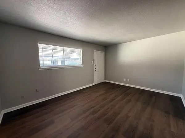 808 Blaylock Drive #202, Dallas, TX 75203