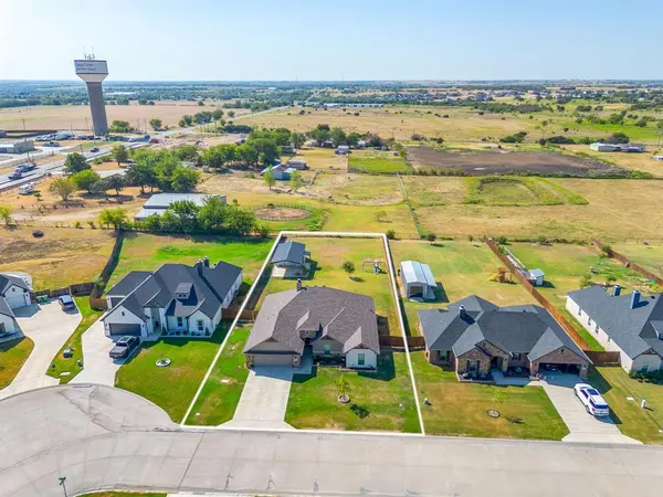 103 Tall Pine Drive, Godley, TX 76044