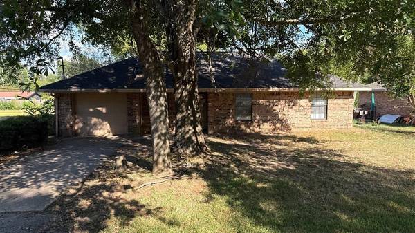 402 N Richardson Street, Grand Saline, TX 75140