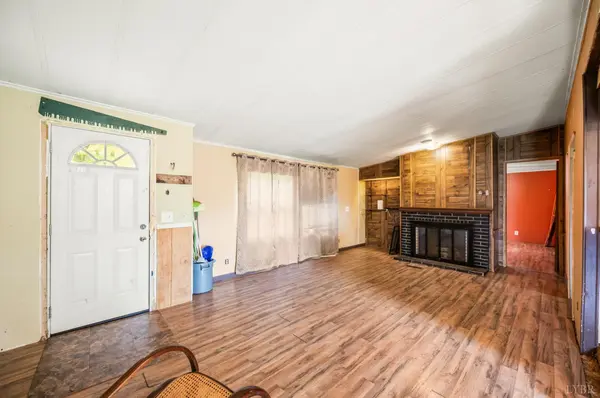 1296 Mountain View Heights RD, Big Island, VA 24526