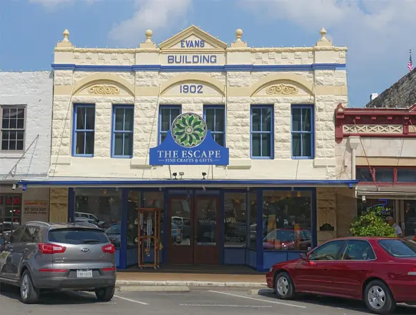 713 S Main ST, Georgetown, TX 78626