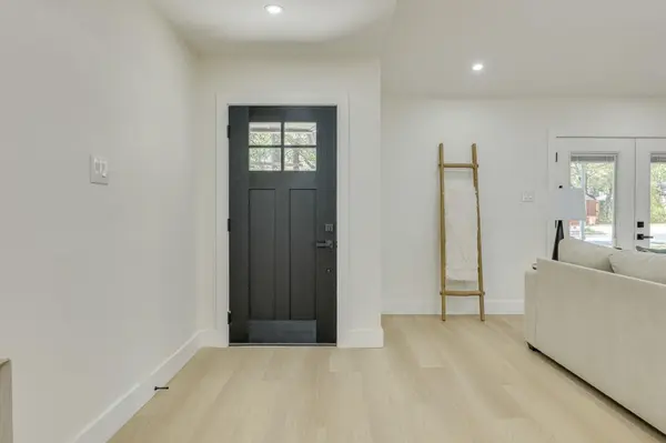 8909 Texas Sun DR, Austin, TX 78748
