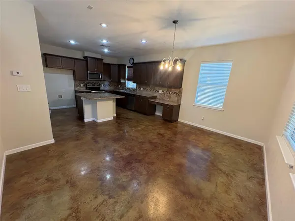 841 Scenic CIR, Dripping Springs, TX 78620
