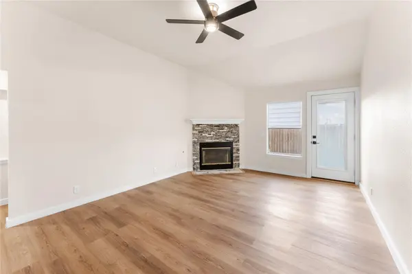 7225 White Panda RUN, Del Valle, TX 78617