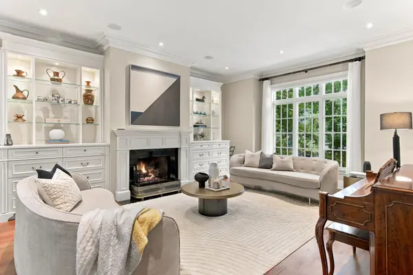 155 South DR, Toronto C09, ON M4W 1S3