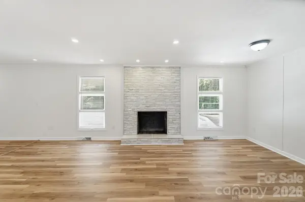 213 Lakeview DR, Harrisburg, NC 28075