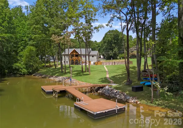 143 Hideaway LN, Mooresville, NC 28117
