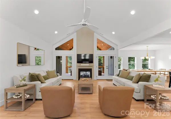 143 Hideaway LN, Mooresville, NC 28117