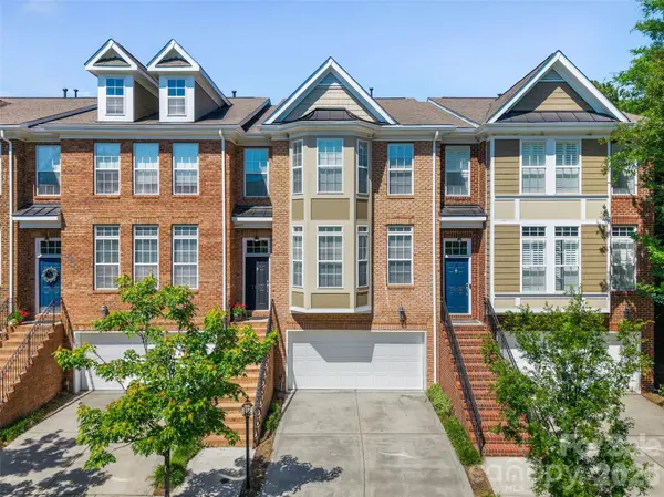 7810 Springs Village LN, Charlotte, NC 28226