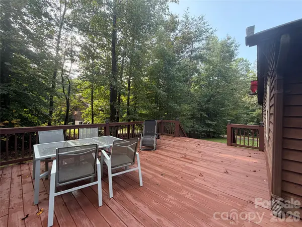 411 Cabin Cove LN, Moravian Falls, NC 28654