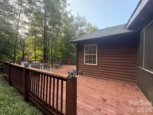411 Cabin Cove LN, Moravian Falls, NC 28654