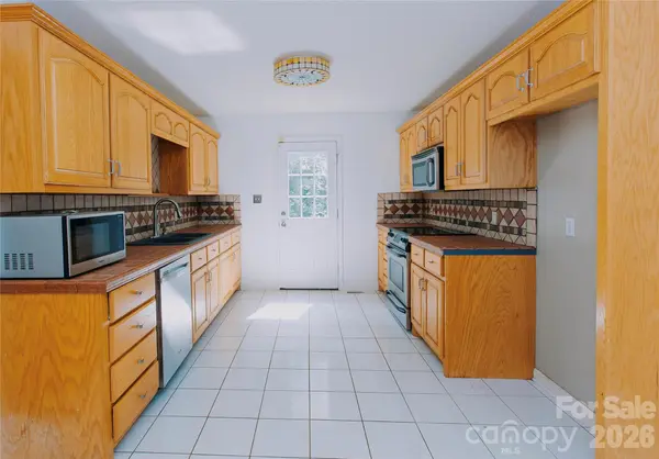 8830 Shepherd CT, Connelly Springs, NC 28612