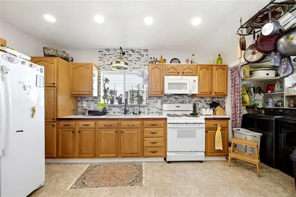 409 Elm ST, Perry, KS 66073