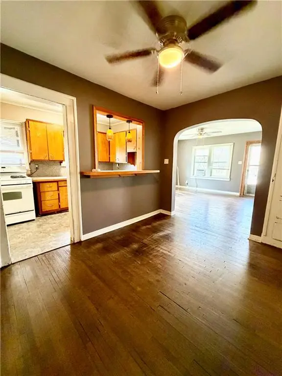 1203 W 5th ST, Coffeyville, KS 67337