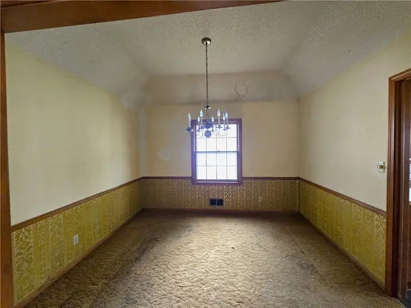 12905 Manchester AVE, Grandview, MO 64030