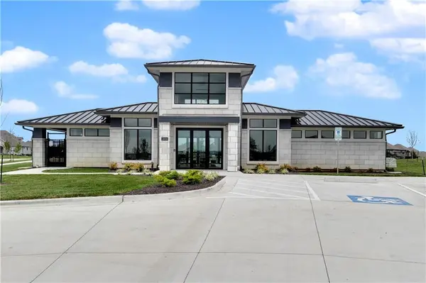 13002 W 174th TER, Overland Park, KS 66221