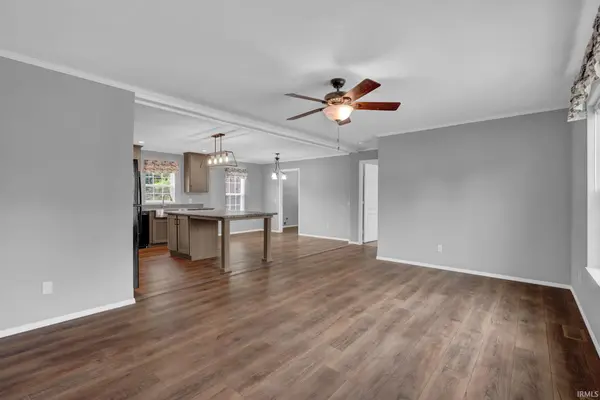 307 N 2nd ST, Mitchell, IN 47446